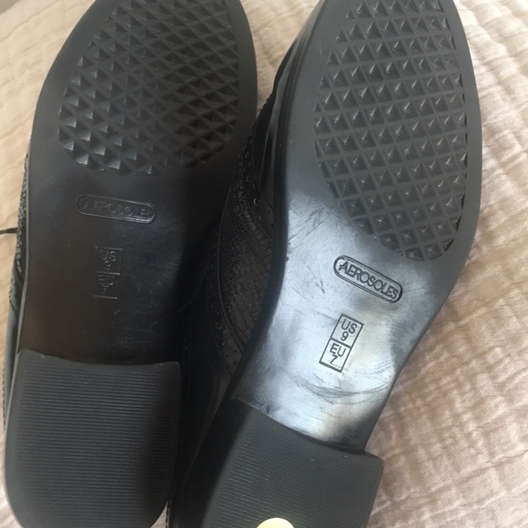 Aerosolizes black patent wing tip slides size 7 - Picture 7 of 7